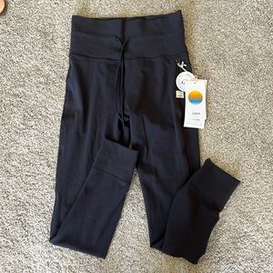 New with tags Vuori leggings size small